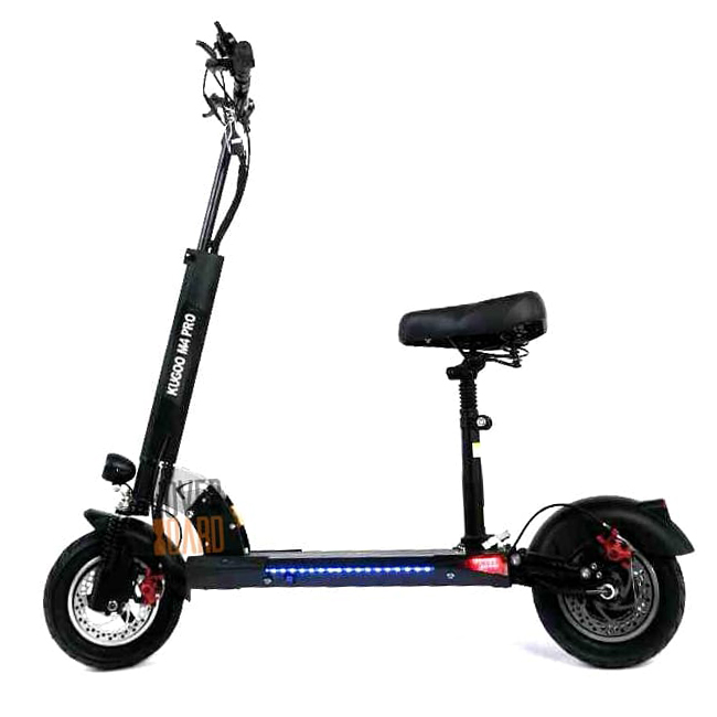 электросамокат с сиденьем  черного цвета фото